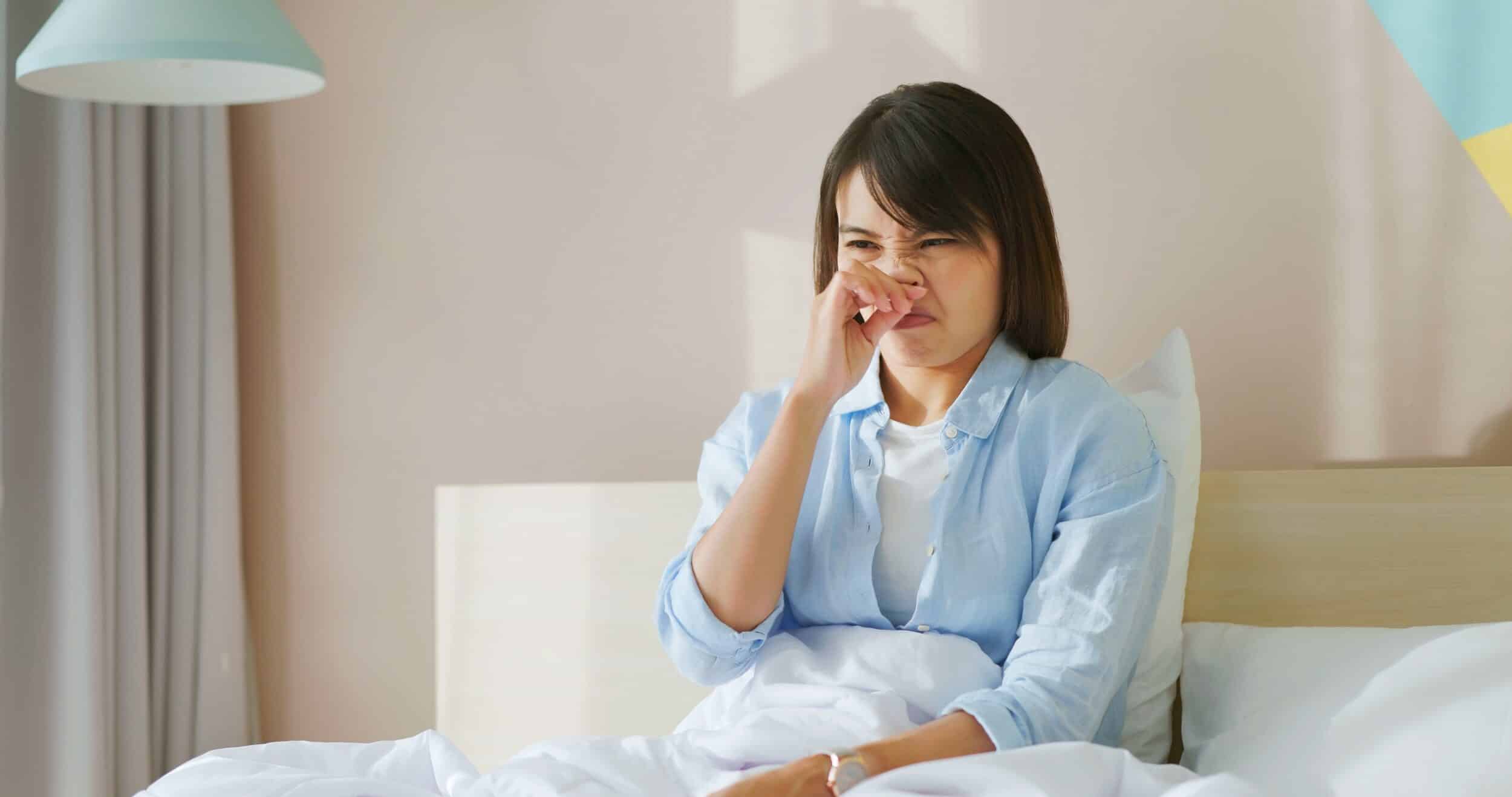 Asian,Woman,Has,Allergy,And,She,Feel,Uncomfortable,About,Her